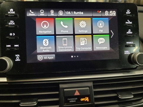 Used 2018 Honda Accord Touring image 25
