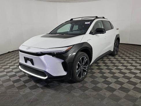 Used 2024 Toyota bZ4X Limited image 1