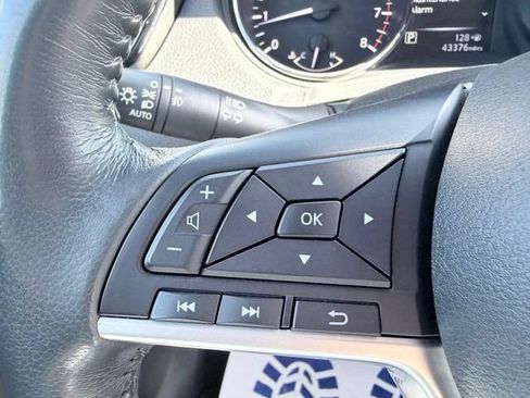 Used 2017 Nissan Rogue SV AWD/4WD image 10