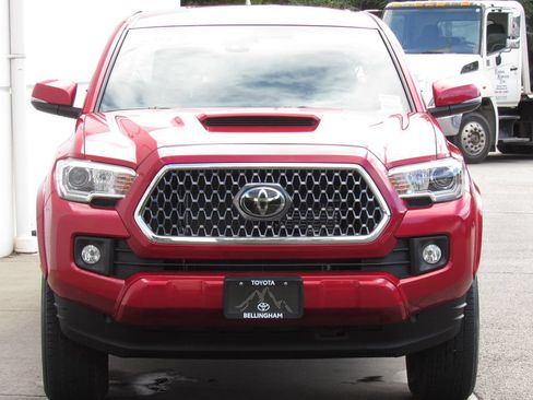 Certified 2019 Toyota Tacoma TRD Sport w/ Technology Package AWD/4WD image 3