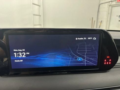 Used 2025 Hyundai Palisade Calligraphy FWD image 18
