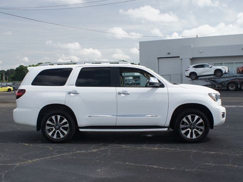 Used 2018 Toyota Sequoia Limited w/ Safety & Convenience Package AWD/4WD image 20