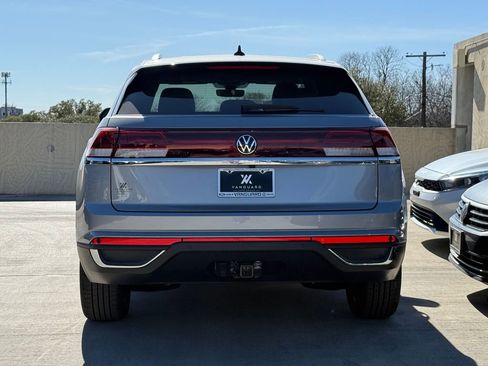 New 2026 Volkswagen Atlas Cross Sport SE FWD image 7