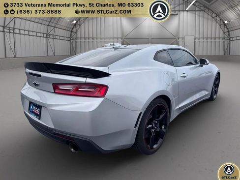 Used 2018 Chevrolet Camaro SS RWD image 3