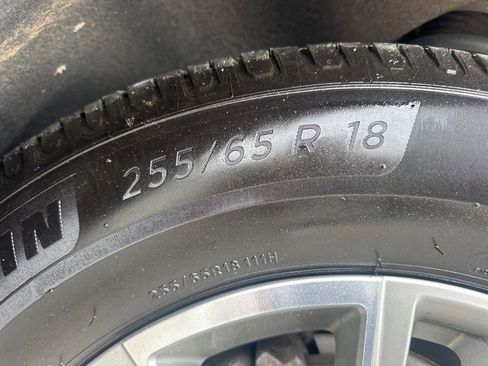 Used 2023 Chevrolet Traverse LT image 31