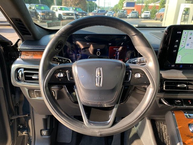 Certified 2025 Lincoln Aviator Black Label AWD/4WD image 22
