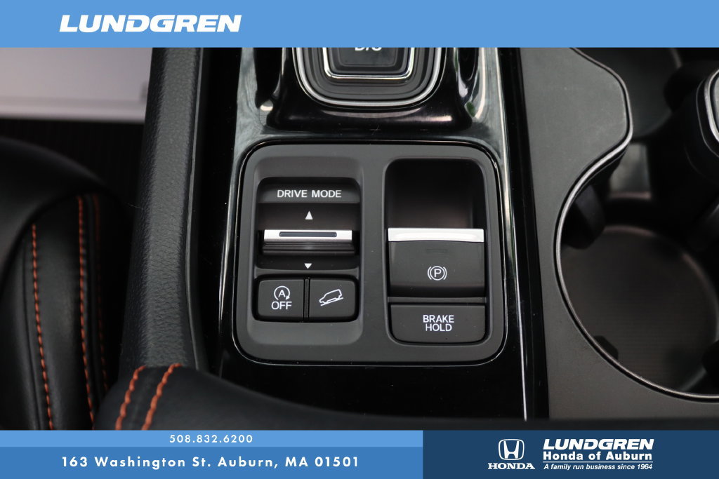 Used 2025 Honda Pilot TrailSport image 31