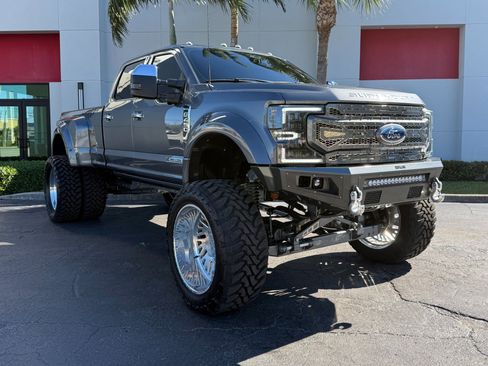 Used 2022 Ford F450 Platinum w/ FX4 Off-Road Package image 9