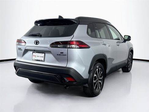 Certified 2026 Toyota Corolla Cross SE image 4