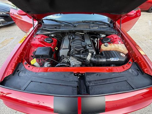 Used 2018 Dodge Challenger R/T Scat Pack w/ Leather Interior Group RWD image 24