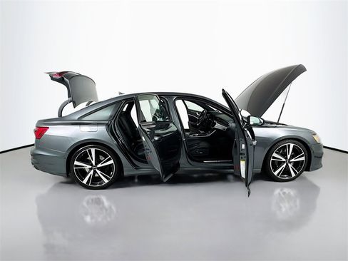 Used 2022 Audi S6 Prestige w/ Prestige Package image 30