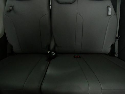 Used 2021 Toyota Sienna XLE image 23