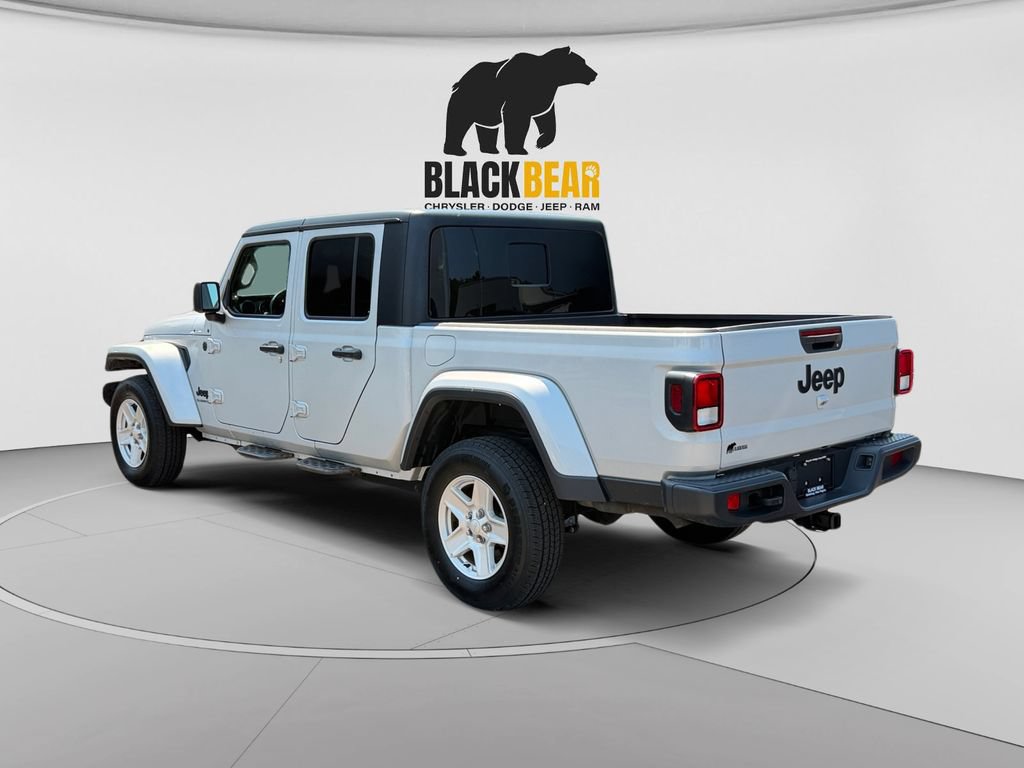 Used 2022 Jeep Gladiator Sport AWD/4WD image 5