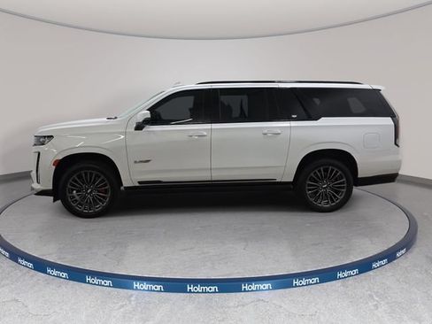 Certified 2024 Cadillac Escalade ESV V w/ LPO, Floor Liner Package AWD/4WD image 8