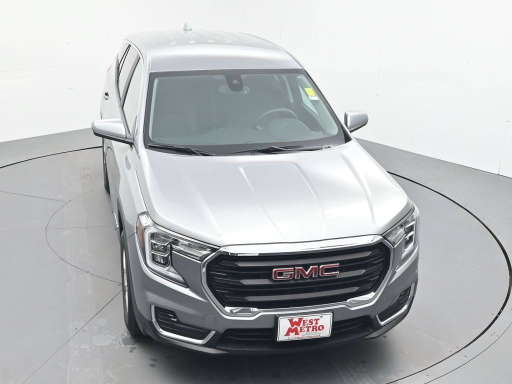Used 2024 GMC Terrain SLE AWD/4WD image 6