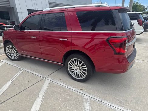 Used 2022 Ford Expedition Platinum RWD image 3