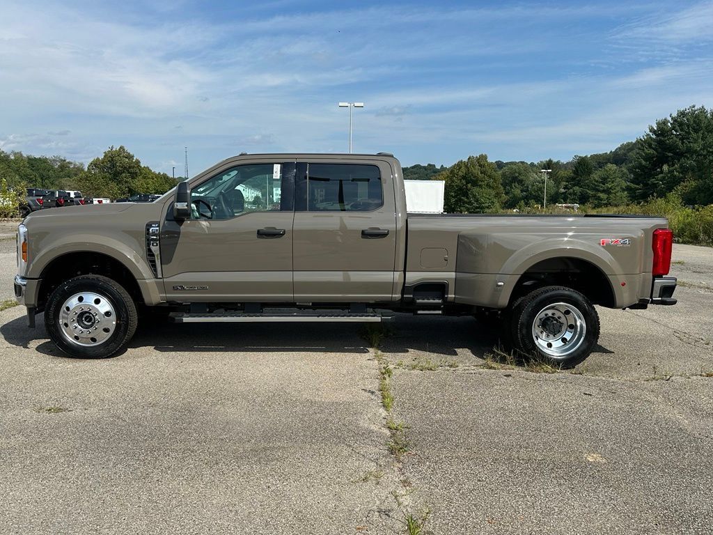 New 2026 Ford F450 XLT w/ FX4 Off-Road Package AWD/4WD image 2