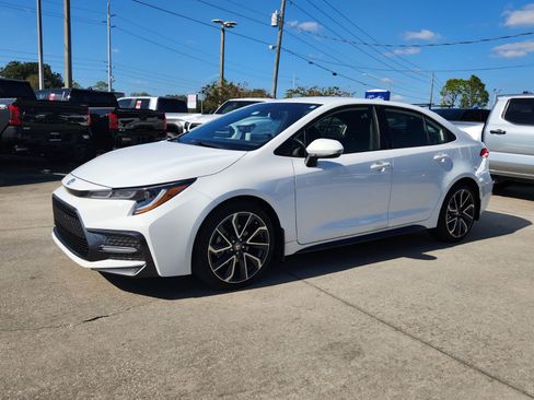 Certified 2022 Toyota Corolla SE image 3