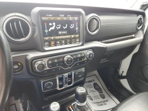 Used 2021 Jeep Wrangler Unlimited Sahara w/ Cold Weather Group AWD/4WD image 28