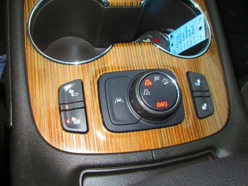 Used 2021 GMC Acadia SLE image 19