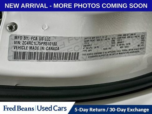 Used 2023 Chrysler Pacifica Touring-L FWD image 39