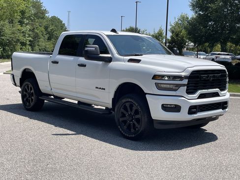 Used 2025 RAM 2500 Big Horn AWD/4WD image 2