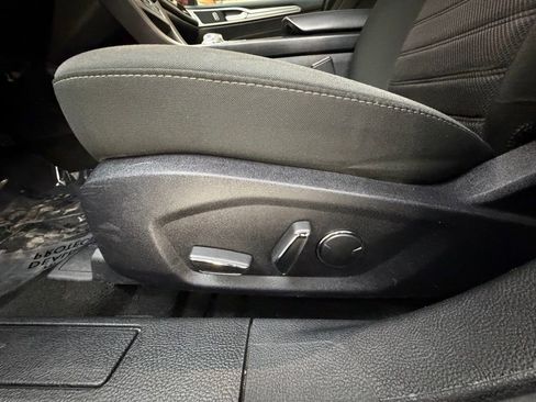 Used 2019 Ford Fusion SE image 26