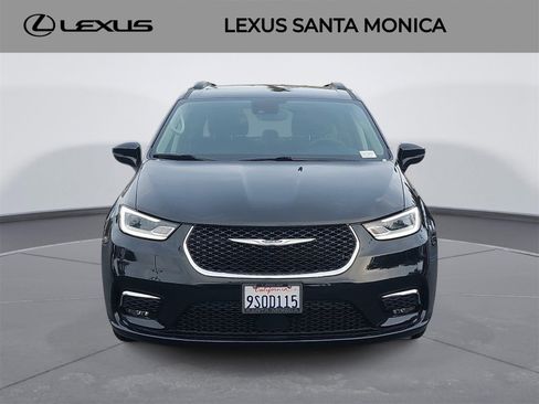 Used 2022 Chrysler Pacifica Touring-L image 2