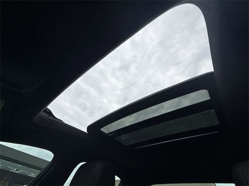 Used 2019 Cadillac CTS V w/ Luxury Package image 21