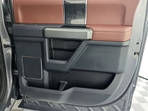 Used 2022 Ford F350 Platinum w/ FX4 Off-Road Package image 34