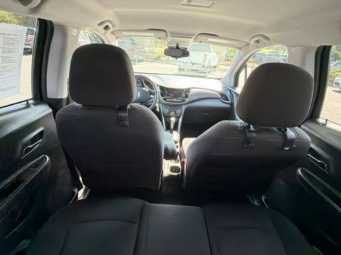 Used 2018 Chevrolet Trax LT FWD image 13