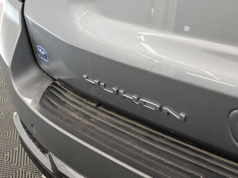 Used 2025 GMC Yukon XL AT4 AWD/4WD image 15