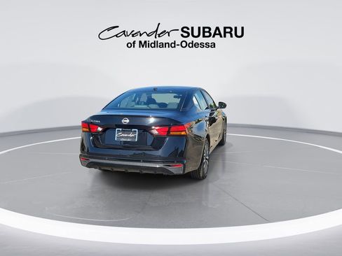 Used 2025 Nissan Altima 2.5 SV FWD image 8