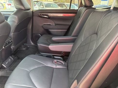 Used 2023 Toyota Highlander Platinum image 23