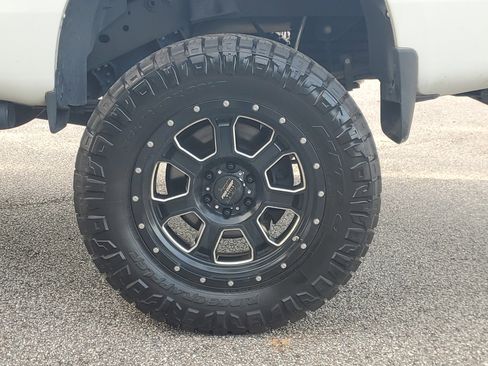 Used 2019 Nissan Titan S w/ S Utility Package image 9