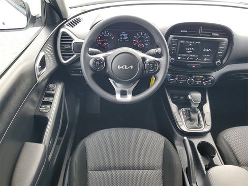 Used 2022 Kia Soul LX image 25