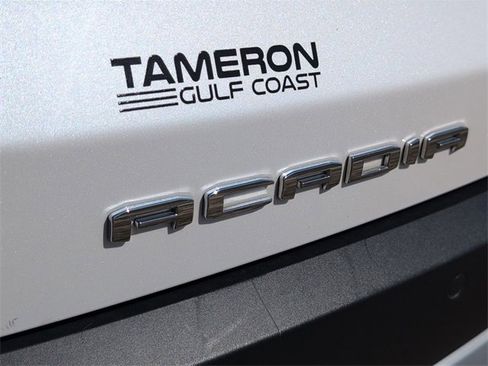 Used 2022 GMC Acadia SLT w/ Technology Package image 11