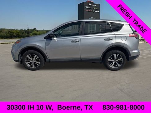 Used 2017 Toyota RAV4 XLE FWD image 1