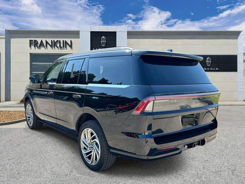 Used 2025 Lincoln Navigator Reserve AWD/4WD image 5