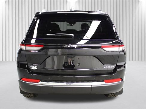 New 2025 Jeep Grand Cherokee Laredo X w/ Luxury Tech Group I image 4