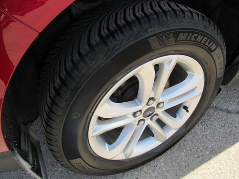 Used 2019 Ford Edge SEL w/ Equipment Group 201A AWD/4WD image 35