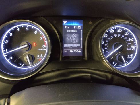 Used 2020 Toyota Camry SE w/ Convenience Package image 23