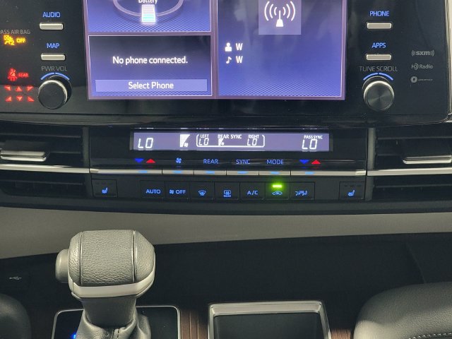 Used 2022 Toyota Sienna XLE FWD image 20