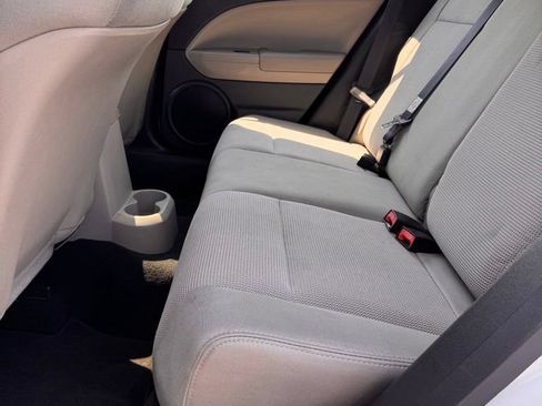 Used 2011 Dodge Caliber Mainstreet FWD image 10