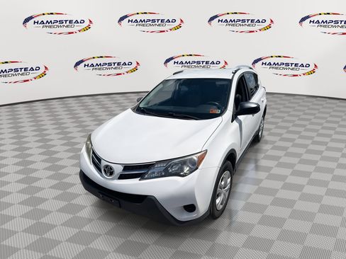 Used 2015 Toyota RAV4 LE AWD/4WD image 1