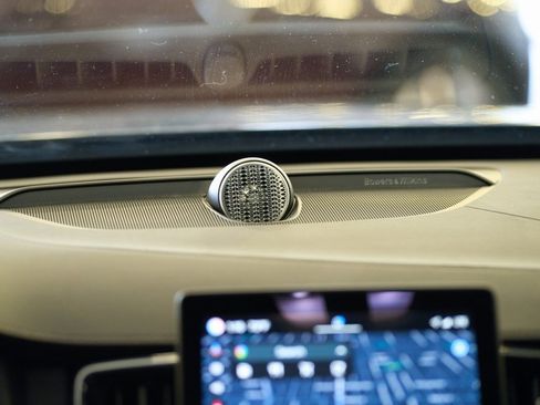 New 2025 Volvo XC90 B6 Ultra w/ Lounge Package image 21