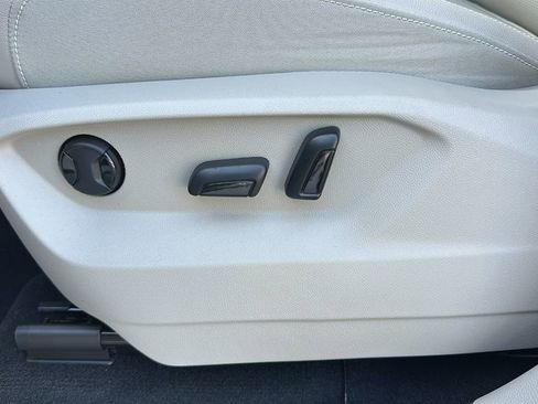 New 2026 Volkswagen Atlas SE image 18