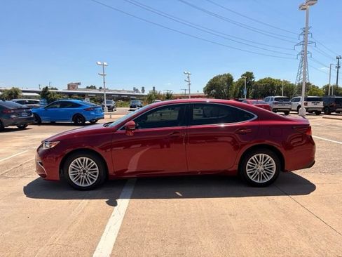 Used 2017 Lexus ES 350 w/ Premium Package FWD image 2