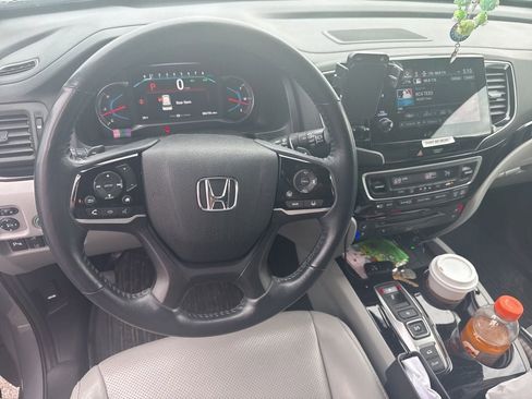 Used 2021 Honda Pilot Elite image 3