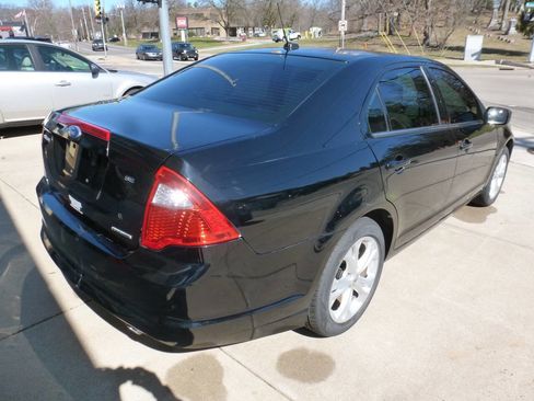 Used 2012 Ford Fusion SE image 2
